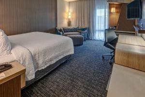 Кровать или кровати в номере Courtyard Austin by Marriott Northwest/Lakeline