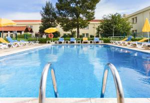 Swimmingpoolen hos eller tæt på Hotel ibis Setubal