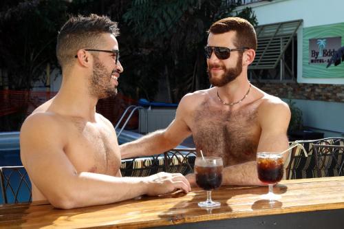 Напої в The Big Coconut Guesthouse - Gay Men's Resort