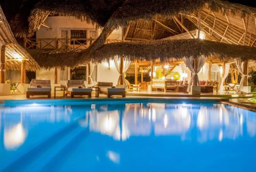 A piscina localizada em The Kasa Malindi - 'formerly Leopard Point Beach Resort' ou nos arredores