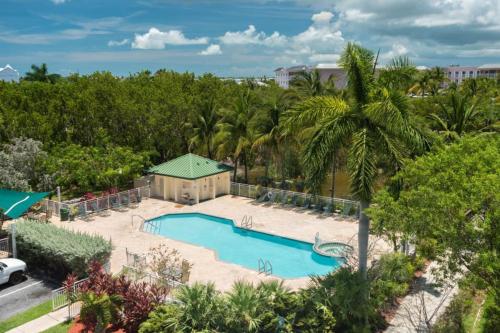 Swimming pool sa o malapit sa Sunrise Suites Saint Croix Suite #212