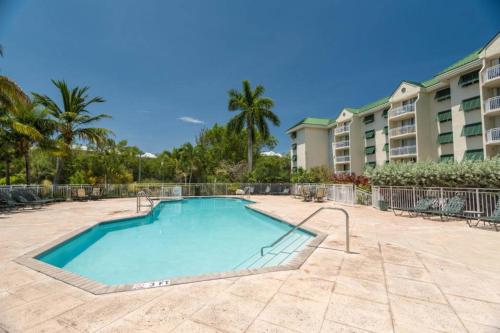 Swimming pool sa o malapit sa Sunrise Suites Saint Croix Suite #212