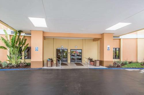 Kuvagallerian kuva majoituspaikasta Comfort Inn & Suites Kissimmee by the Parks, joka sijaitsee Orlandossa