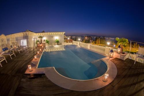 Swimming pool sa o malapit sa Palace Hotel Wellness & SPA