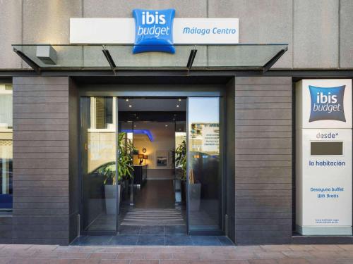 Facade o entrance ng Ibis Budget Málaga Centro