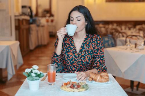 Makanan di atau di tempat lain dekat hotel