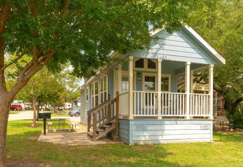 Сад в Sun Outdoors Lake Travis