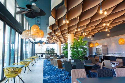 Uma área de estar em Rydges Gold Coast Airport