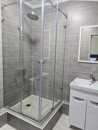 A bathroom at Гостиничный комплекс Адал