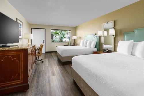 Cama ou camas em um quarto em Coco Key Hotel & Water Park Resort