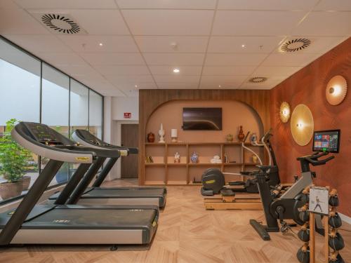 Posilňovňa alebo fitness centrum v ubytovaní Ibis Styles Sevilla City Santa Justa