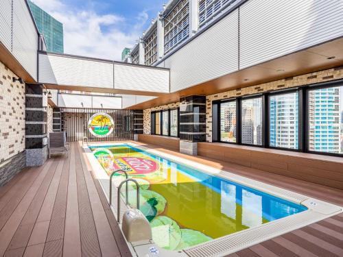 Bazen u objektu APA Hotel & Resort Roppongi Ekihigashi ili u blizini