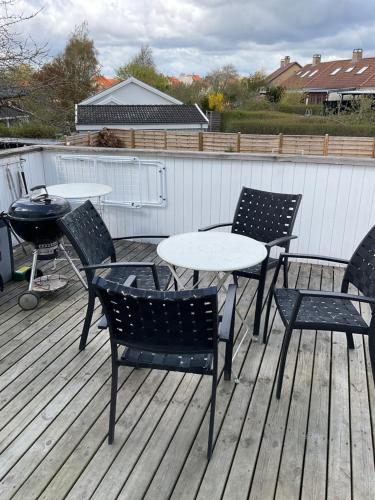 Балкон або тераса в Stor lys lejlighed med terrasse og altan