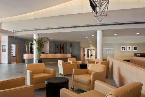 Зона вітальні в Hilton Garden Inn Rome Airport