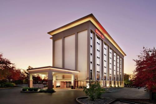 a rendering of a hotel building at Hampton Inn Philadelphia/King of Prussia - Valley Forge in King of Prussia