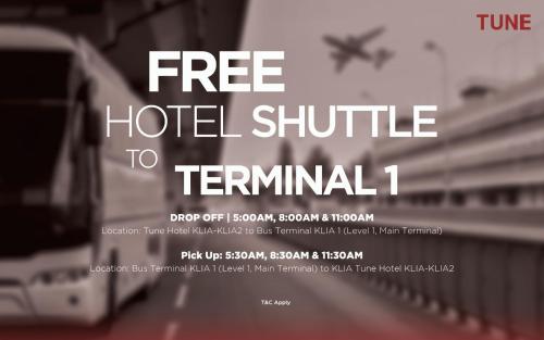 Tune Hotel KLIA-KLIA2, Airport Transit Hotel في سيبانغ: ملصق لخدمة نقل الفندق إلى المحطة