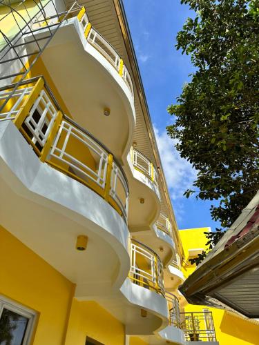 Balcony o terrace sa Dreaming Forest Hotel - Libjo, Batangas