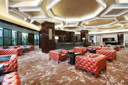 Кът за сядане в Sheraton Shanghai Waigaoqiao Hotel