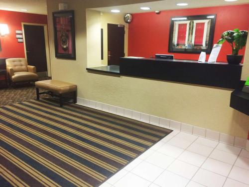 Extended Stay America Suites - Philadelphia - Mt Laurel - Crawford Place tesisinde bir oturma alanı