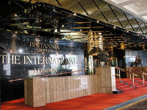 Britannia International Hotel Canary Wharf tesisinde lobi veya resepsiyon alanı