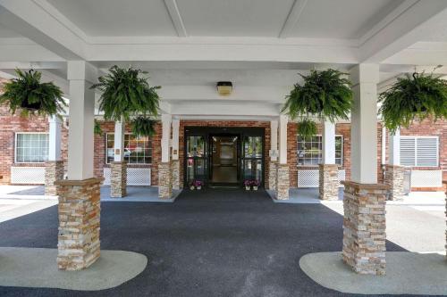 Muka bangunan atau pintu masuk Country Inn & Suites by Radisson, Charlotte I-85 Airport, NC