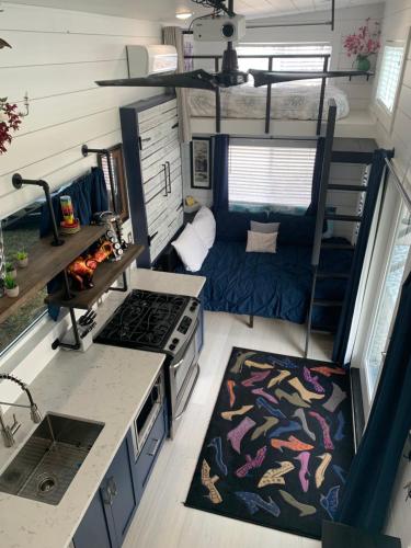 Pet Friendly, Modern tiny house in vibrant Clermont