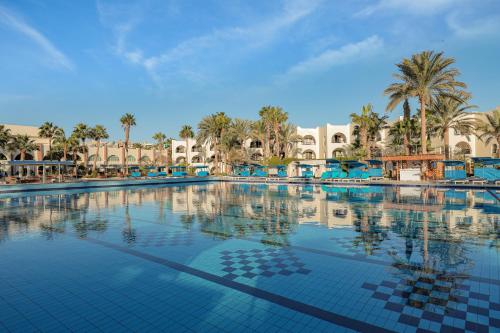 Hồ bơi trong/gần Arabia Azur Resort