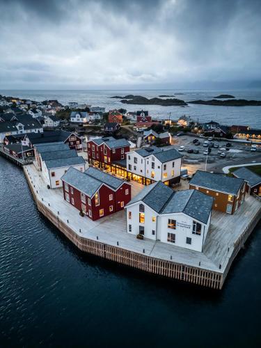 Henningsvær Bryggehotell - by Classic Norway Hotels