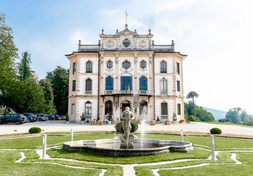 Taman di luar Hotel Villa Borghi