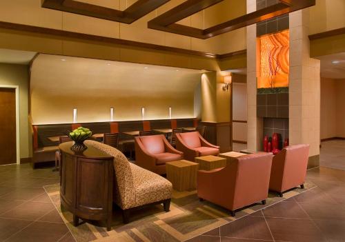 A seating area at Hyatt Place Salt Lake City Downtown / The Gateway