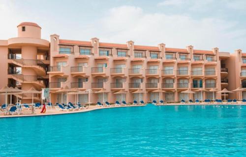 Bassein majutusasutuses Pyramisa Beach Resort Sahl Hasheesh või selle lähedal