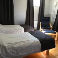 Hotell Hässlö, hotel cerca de Aeropuerto de Estocolmo-Västerås - VST, Västerås