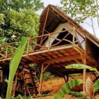 Jungle bar Resto & Cottages, hotel sa Port Barton