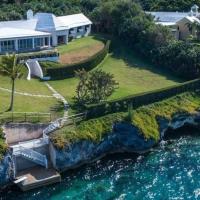 Sound Winds private oceanfront estate with private tennis court & swim dock Property overview, hotell nära L.F. Wade internationella flygplats - BDA, Harrington Hundreds