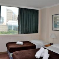 Accommodation Sydney: Hyde Park View 2 Bedroom 1 Bathroom Pet Friendly Apartment, hotel din Oxford Street, Sydney