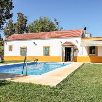 Cozy Home In Utrera With Swimming Pool, hotel v destinácii Utrera v blízkosti letiska Moron Air Base - OZP