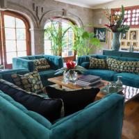 La Casa De Fleur De Lis in Historic San Angel Inn، فندق في Altavista، مدينة ميكسيكو