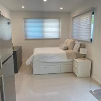 Studio in Dania beach close to airport, отель рядом с аэропортом Международный аэропорт Форт-Лодердейл/Холливуд - FLL в городе Дания-Бич