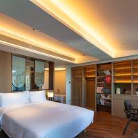 紫龙花园酒店 The Purple Horse - Zilong Garden Hotel: Pekin'de bir otel