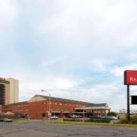 Ramada by Wyndham Topeka Downtown Hotel & Convention Center, hotel v destinácii Topeka v blízkosti letiska Forbes Field - FOE