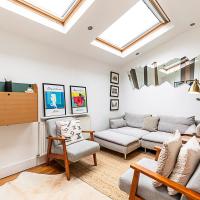 Modern & Airy 2-Bed Gem in Trendy Stoke Newington, hotel v oblasti Stoke Newington, Londýn