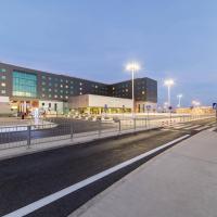 Courtyard by Marriott Warsaw Airport, viešbutis Varšuvoje, netoliese – Varšuvos Frederiko Šopeno oro uostas - WAW