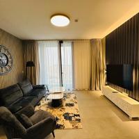 1BR The Modern Al Jada Home by Blue Cloud Holidays、シャルジャにあるシャルジャ国際空港 - SHJの周辺ホテル