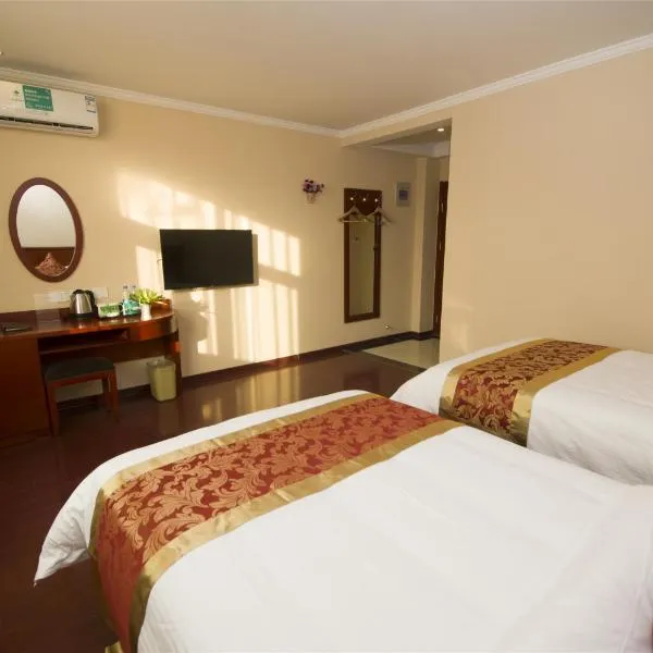 GreenTree Inn Zhuhai Mingzhu Station Express Hotel、Zhuhaiのホテル