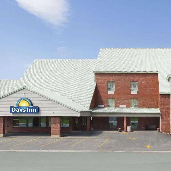 Days Inn by Wyndham Dalhousie: Benjamin River şehrinde bir otel