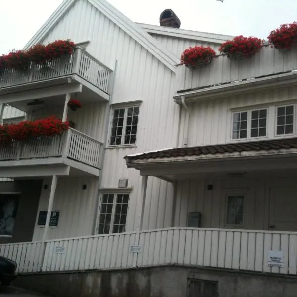 Holsthuset Losji, hotell i Arendal