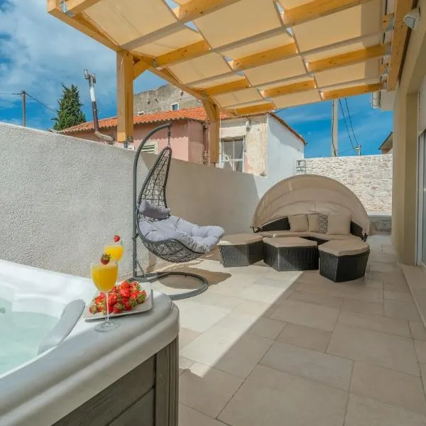 Villa Donato with Jacuzzi, hotel u Bibinju