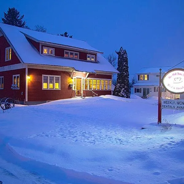 Old Iron Inn Bed and Breakfast: Presque Isle’da bir otel