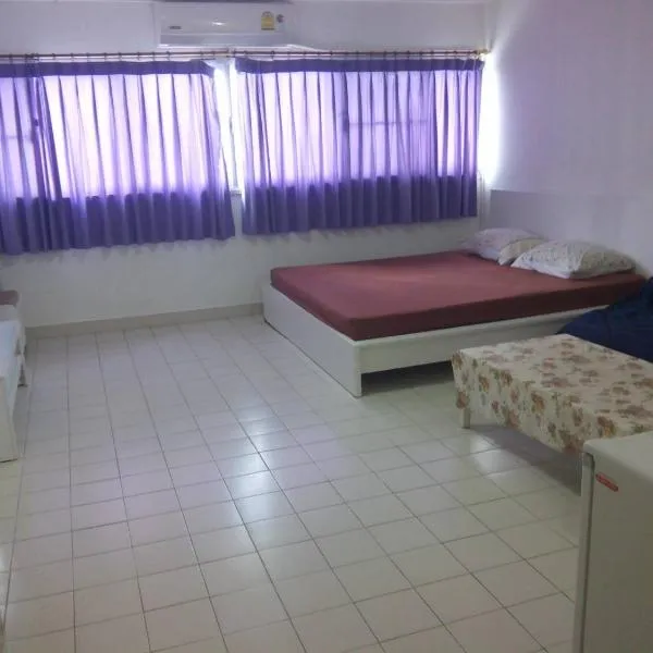 IMPACT Challenger Apartment Hostel Bangkok Thailand, hotel in Pak Kret