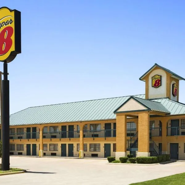 Super 8 by Wyndham Grand Prairie Southwest, hotel en Arlington